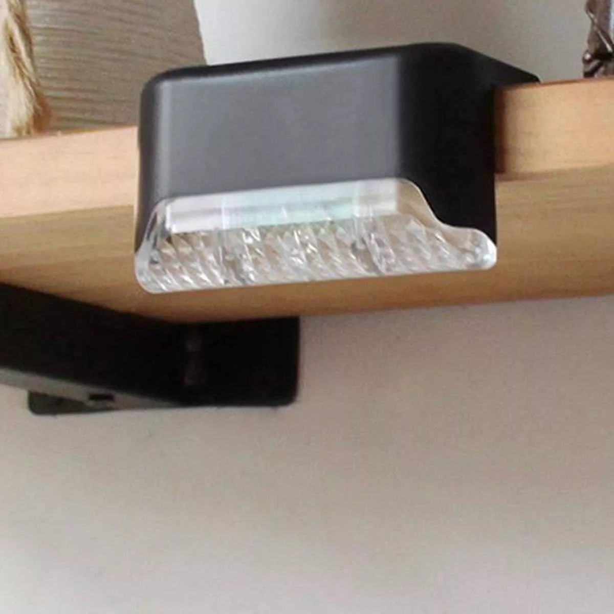 Foco Aplique Solar Led Decoración Para Escalera Fotocélula - TECNO MAT